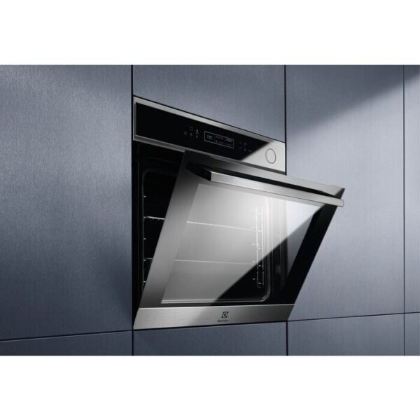 Auruahi toiduanduri ja pürolüütilise puhastusega Electrolux EOC8P31X